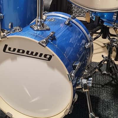 Ludwig Breakbeats drum kit.