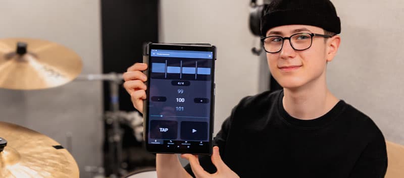 Miko Moon uses the Camtronome app.