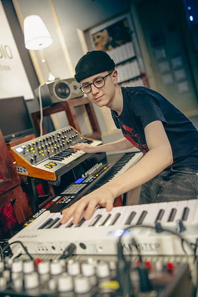 Miko Moon at synthesizers.